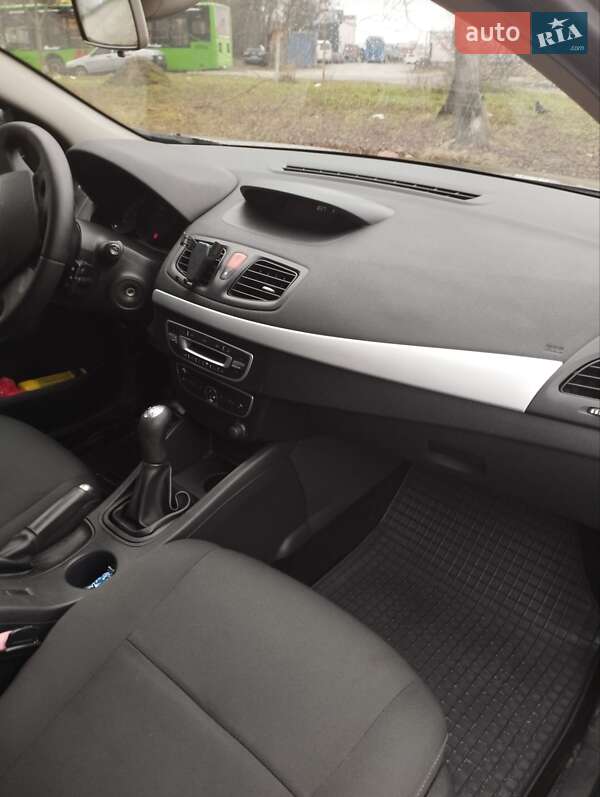 Седан Renault Fluence 2010 в Тернополе