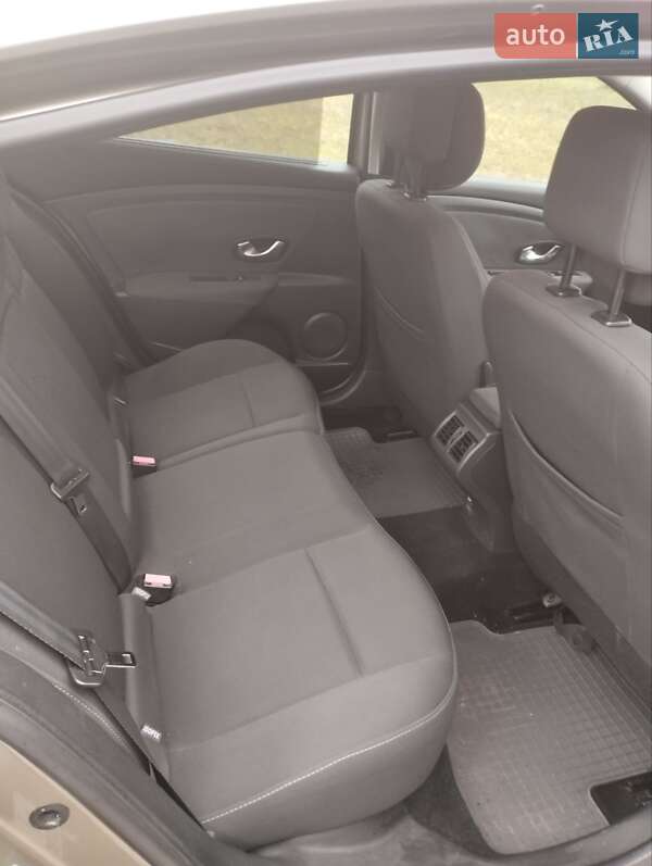 Седан Renault Fluence 2010 в Тернополе