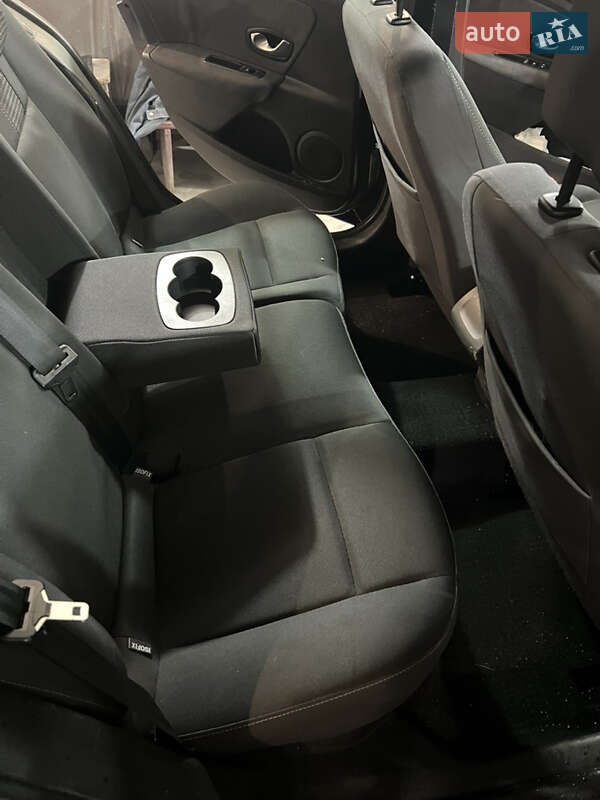 Седан Renault Fluence 2010 в Дніпрі