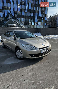 Седан Renault Fluence 2010 в 
