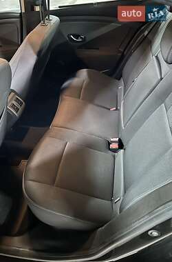 Седан Renault Fluence 2010 в 
