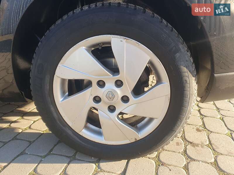 Седан Renault Fluence 2012 в Дрогобичі