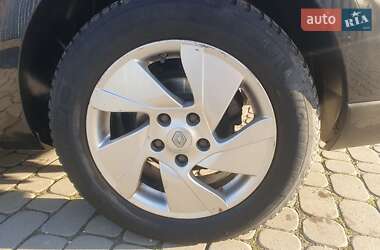 Седан Renault Fluence 2012 в 