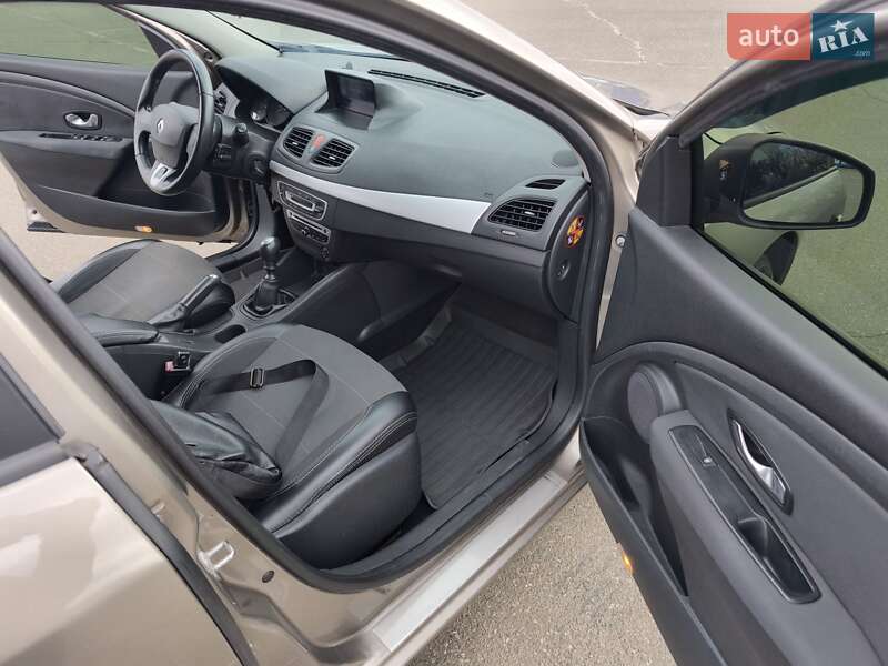 Седан Renault Fluence 2011 в Киеве