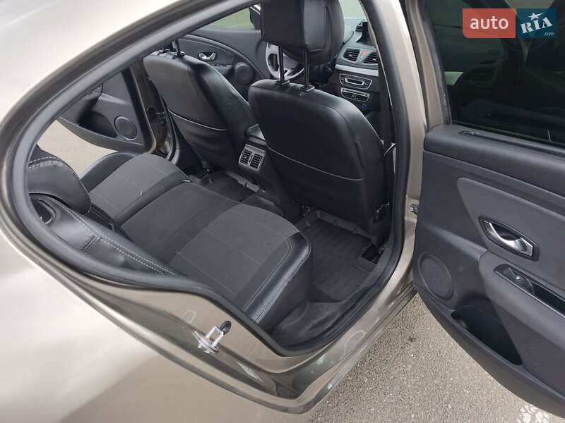 Седан Renault Fluence 2011 в Киеве