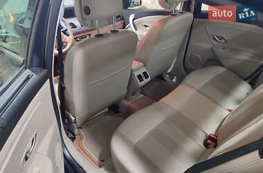 Седан Renault Fluence 2011 в 
