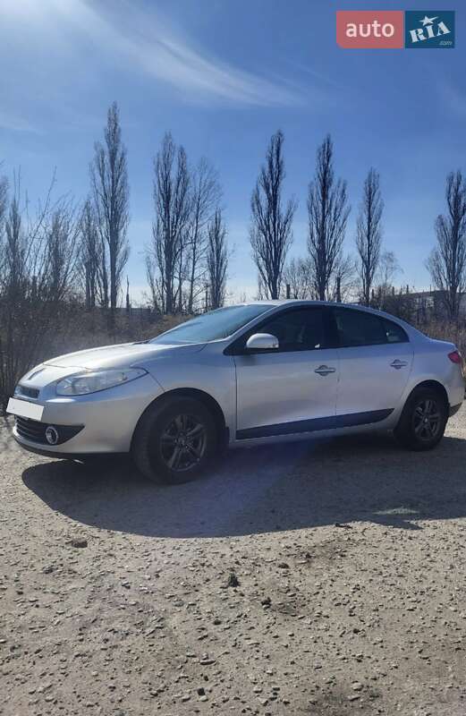 Седан Renault Fluence 2012 в 