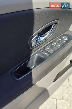 Седан Renault Fluence 2012 в 