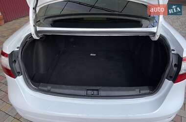 Седан Renault Fluence 2015 в 