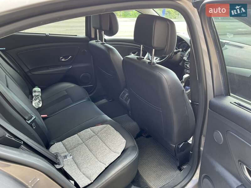 Седан Renault Fluence 2010 в Киеве