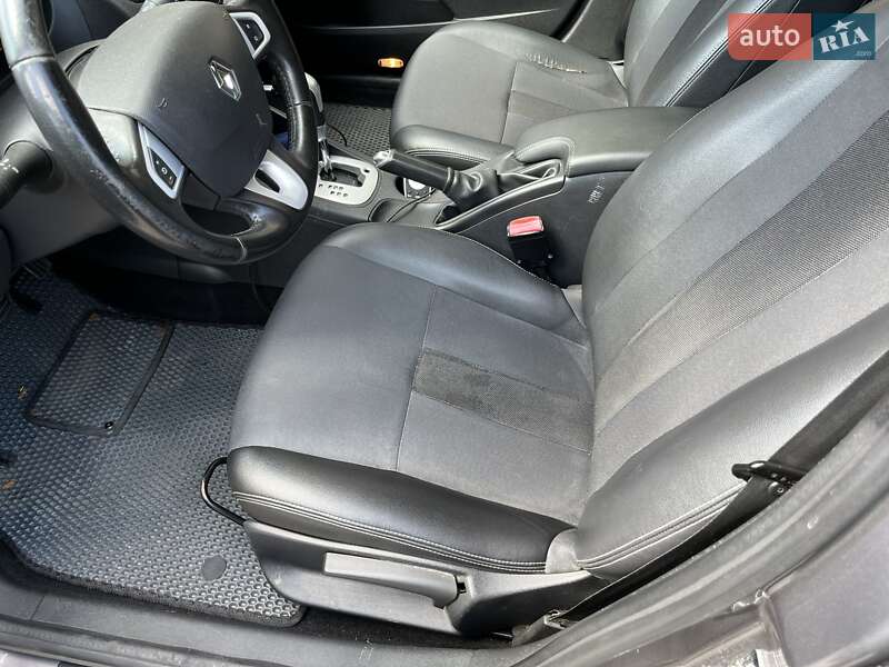 Седан Renault Fluence 2010 в Киеве