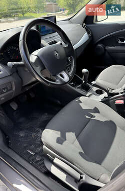 Седан Renault Fluence 2012 в 