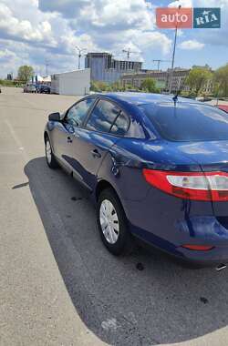 Седан Renault Fluence 2011 в 