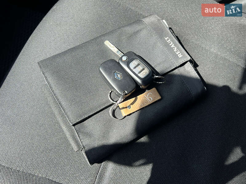 Седан Renault Fluence 2015 в Черновцах