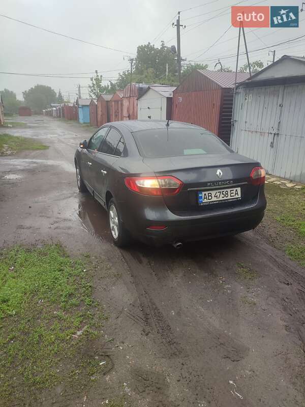 Седан Renault Fluence 2010 в Казатине