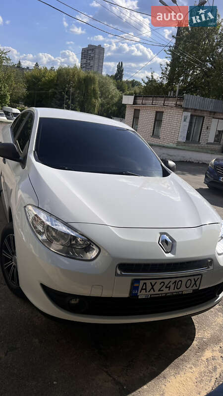 Седан Renault Fluence 2012 в 