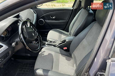 Седан Renault Fluence 2012 в 