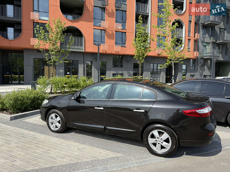 Седан Renault Fluence 2011 в Киеве