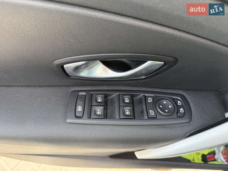 Седан Renault Fluence 2011 в Киеве