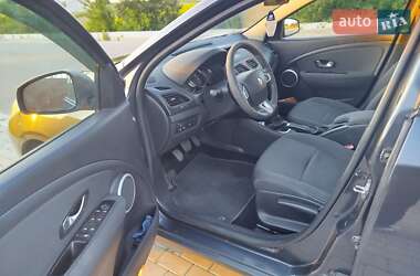 Седан Renault Fluence 2011 в 