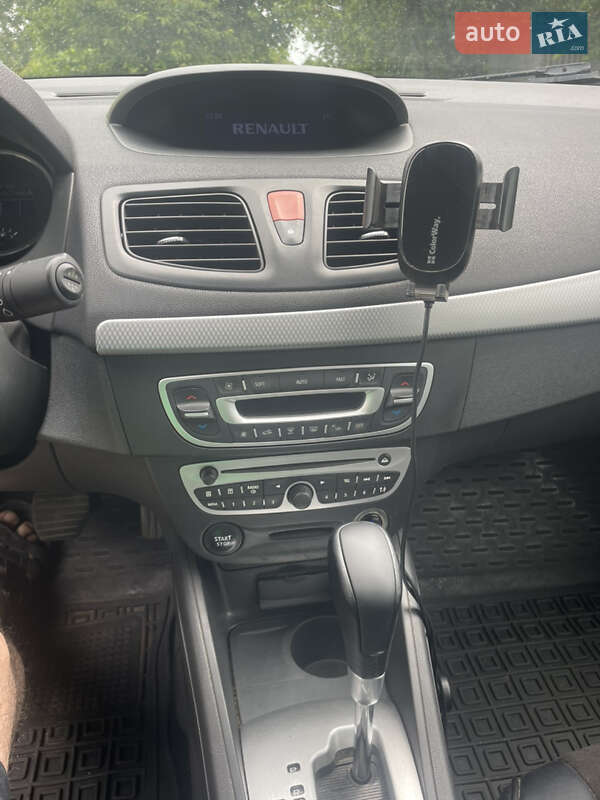 Седан Renault Fluence 2011 в Киеве