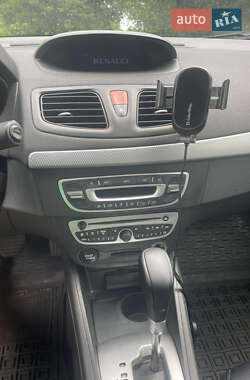 Седан Renault Fluence 2011 в 