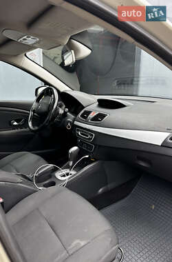 Седан Renault Fluence 2010 в 
