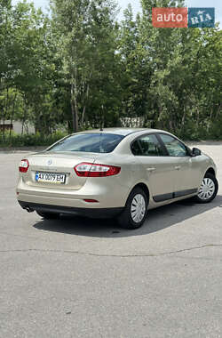 Седан Renault Fluence 2010 в 