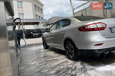 Седан Renault Fluence 2011 в 