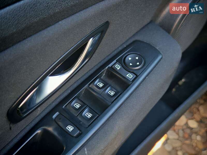 Седан Renault Fluence 2010 в Черновцах фото 16 Седан Renault Fluence 2010 в Черновцах