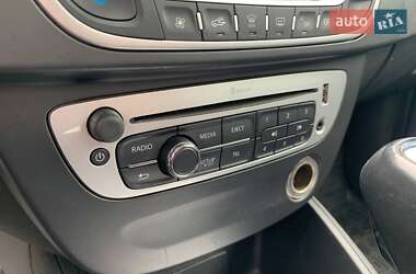 Седан Renault Fluence 2015 в 