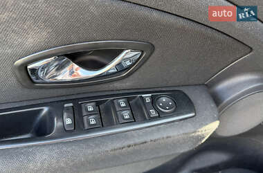 Седан Renault Fluence 2013 в 