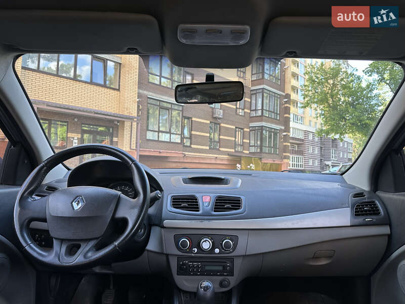 Седан Renault Fluence 2011 в Чернигове