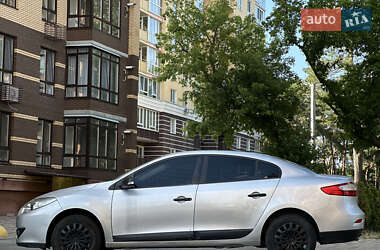 Седан Renault Fluence 2011 в 