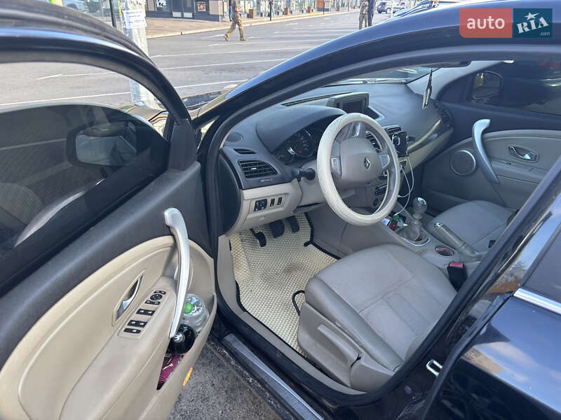 Седан Renault Fluence 2009 в Киеве