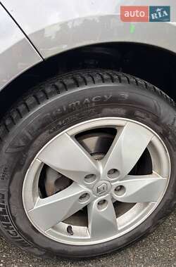 Седан Renault Fluence 2010 в 