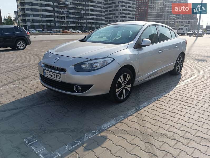 Седан Renault Fluence 2011 в 