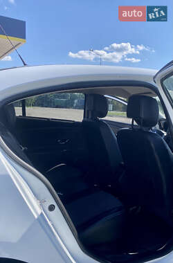 Седан Renault Fluence 2012 в 