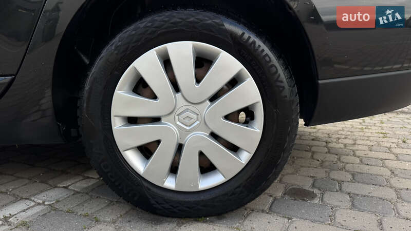 Седан Renault Fluence 2011 в Ивано-Франковске