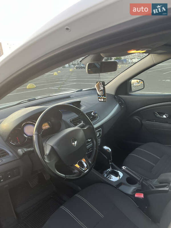 Седан Renault Fluence 2015 в Киеве