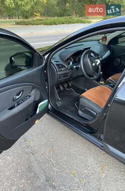 Седан Renault Fluence 2010 в Кропивницком