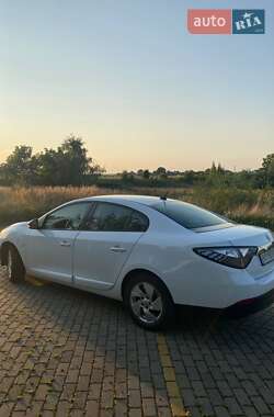 Седан Renault Fluence 2011 в 