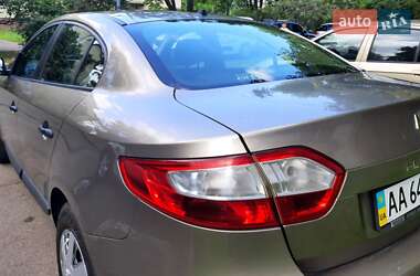 Седан Renault Fluence 2011 в 