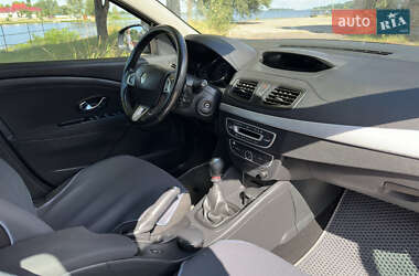 Седан Renault Fluence 2012 в 