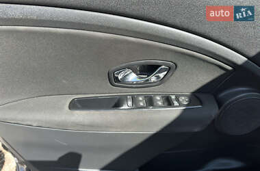 Седан Renault Fluence 2012 в 