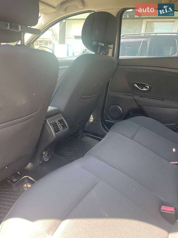 Седан Renault Fluence 2011 в Ивано-Франковске фото 19 Седан Renault Fluence 2011 в Ивано-Франковске