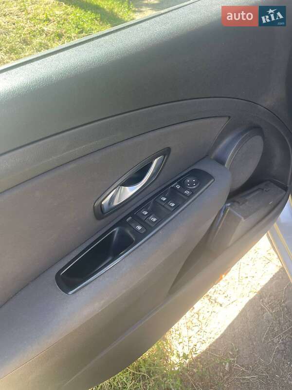 Седан Renault Fluence 2011 в Ивано-Франковске фото 26 Седан Renault Fluence 2011 в Ивано-Франковске