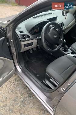 Седан Renault Fluence 2011 в 