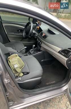 Седан Renault Fluence 2011 в 