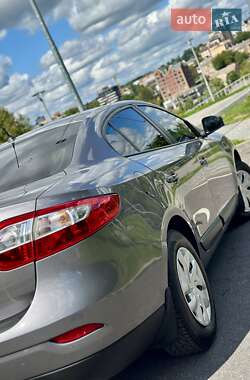 Седан Renault Fluence 2013 в 